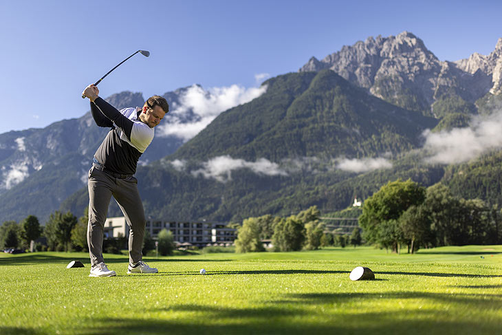 Tirols 36-Loch-Golf-Dorado: Die Anlage des Dolomitengolf Resorts bei Lienz in Osttirol ist Tirols gr&ouml;&szlig;te Golf-Oase. 